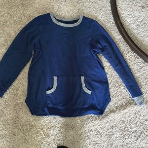 size medium comfy crew neck